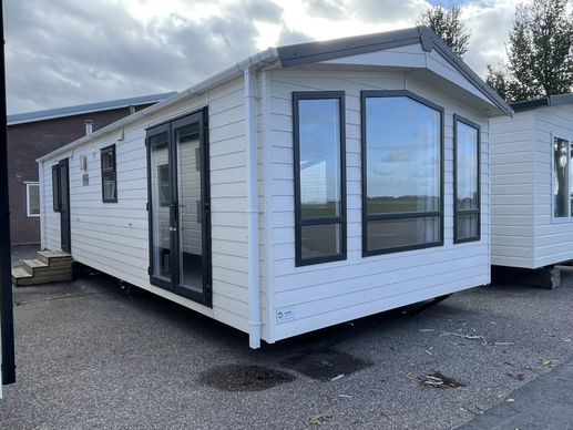 Stebo Chalet 1000 mirror image