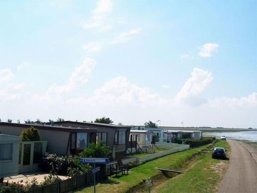 Chalet op Camping Zeezicht K11